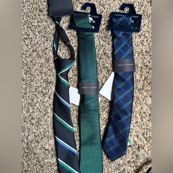 tommy hilfiger boys ties - Picture 3 of 4